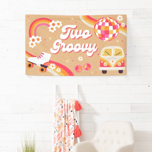 Twee Groovy Retro Verjaardag Banner (Insitu)