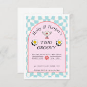 Twee Groovy Twin Girls Verjaardagsuitnodiging - Ed (Voorkant / Achterkant)
