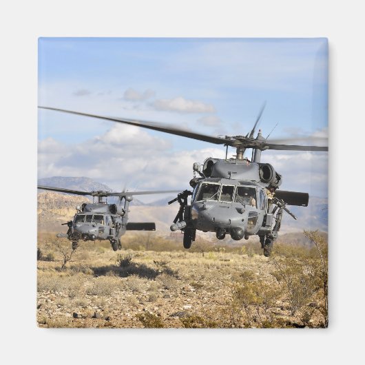 Twee H-60 Pavehawk-helikopters die zich voorbereid Magneet (Voorkant)