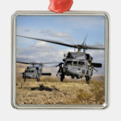 Twee H-60 Pavehawk-helikopters die zich voorbereid Metalen Ornament (Voorkant)