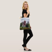 Twee Harbors Lighthouse & boot over de hele canvas Tote Bag (Op model)