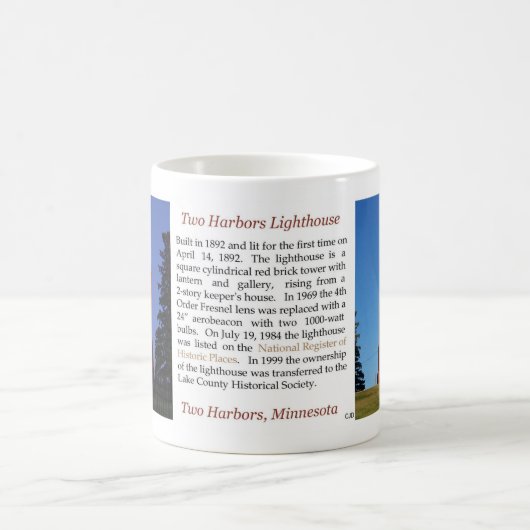 Twee Harbors Lighthouse history mok (Center)