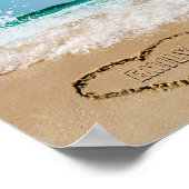 Twee harten gepersonaliseerde namen in zand afbeel poster (Hoek)