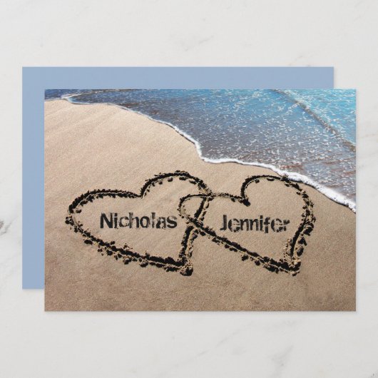 Twee harten in de uitnodiging voor zand-bruiloft (Voorkant / Achterkant)