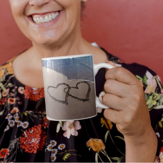 Twee harten in de Zand Beach Cup Koffiemok