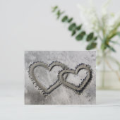 Twee harten in het zand briefkaart (Staand voorkant)