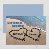 Twee harten in het zand zomer strand huwelijksuitn kaart (Voorkant / Achterkant)