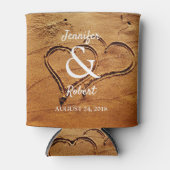 Twee harten in zand bruid bruidegom strand bruilof blikjeskoeler (Voorkant)