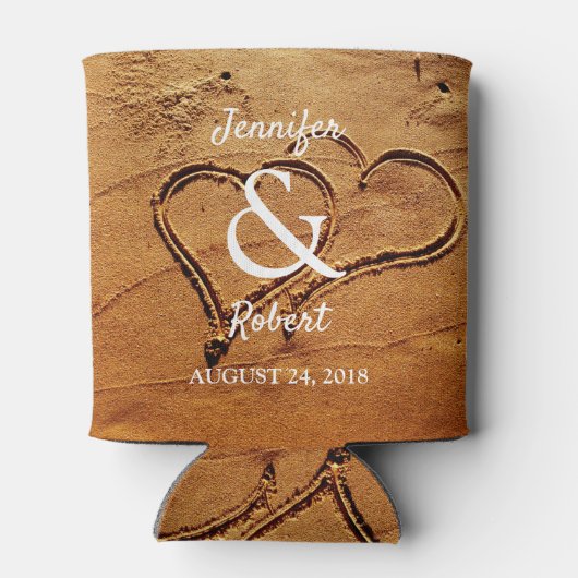 Twee harten in zand bruid bruidegom strand bruilof blikjeskoeler (Achterkant)