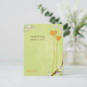 Twee harten Lime Green Wedding RSVP Uitnodiging Briefkaart (Staand voorkant)