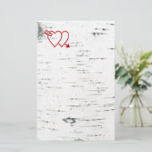 Twee harten op een berkenschors briefpapier (Staand voorkant)