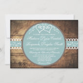Twee harten Rustic Wood Blue Wedding Invitations Kaart (Voorkant)