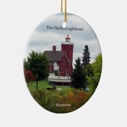 Twee havenvuurtoren en bootversiering keramisch ornament (Rechts)