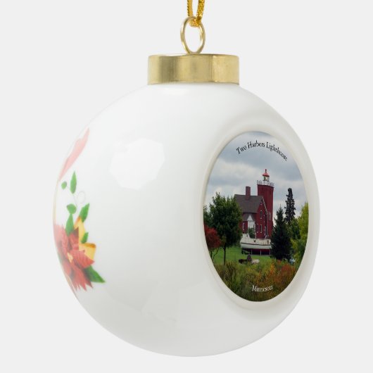 Twee havenvuurtoren en bootversiering keramische bal ornament (Links)