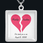 Twee helften sluiten zich aan als één naam geperso zilver vergulden ketting<br><div class="desc">Dit is een geweldig ketting voor je liefde of om je te geven als geschenk voor een pasgetrouwde of Valentijnsdag. Het ontwerp heeft twee helften van een hart die met elkaar overeenkomen. Een gepersonaliseerde naam is op elke harthelft en is gemakkelijk aan te passen. De aanpasbare woorden onder het hart...</div>