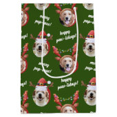 Twee Hond Foto Rendier Vrolijk Kerstgroen Medium Cadeauzakje (Achterkant)