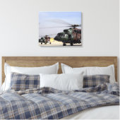 Twee Iraakse Mi-17 Hip Helikopters Canvas Afdruk (Insitu (Slaapkamer))