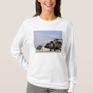Twee Iraakse Mi-17 Hip Helikopters T-shirt