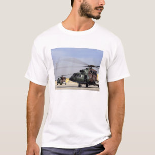 Twee Iraakse Mi-17 Hip Helikopters T-shirt