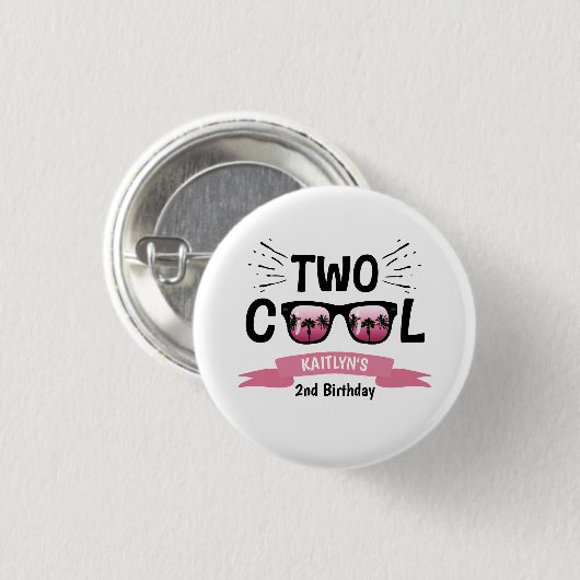 Twee jaar na de geboorte van twee meisjes ronde button 3,2 cm (Voorkant /achterkant)