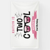 Twee jaar na de geboorte van twee meisjes spandoek (Verticaal)