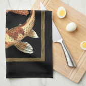 Twee Japanse Koi Goldfish op zwarte achtergrond Theedoek (Quarter Fold)