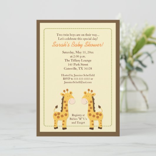 Twee jongens Giraffe 5x7 Baby shower uitnodiging (Staand voorkant)