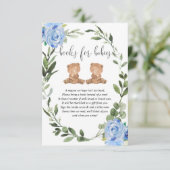 Twee jongens op de teddy dragen groene blauwe boek informatiekaartje (Staand voorkant)