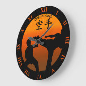 Twee karaatstrijders met stijgende zon grote klok (Hoek)