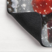 Twee kardinalen op een besneeuwde tak muismat (Hoek)