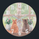 Twee Katten bij het Venster Schilderachtig Serene  Grote Klok<br><div class="desc">Wat een schilderachtig wandklok — twee katten zitten aan het raam en kijken uit in het groen van het landschap met bloemenvazen. Geniet van de mooie klok voor jezelf of als cadeau. Als u vragen heeft, stuur dan een chat of een e-mail naar charmdesignstudio@rcn.com en we helpen u graag verder....</div>