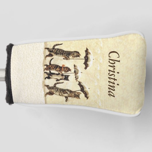 Twee katten lopen in sneeuw met galbulten golfheadcover (Voorkant)