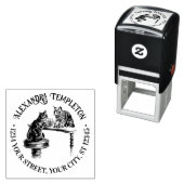 Twee katten spelen schaakwedstrijd naam retouradre  zelfinktende stempel (In situ)