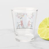 Twee kerstfeestrendieren met sneeuwvlokken shot glas (Achterkant)