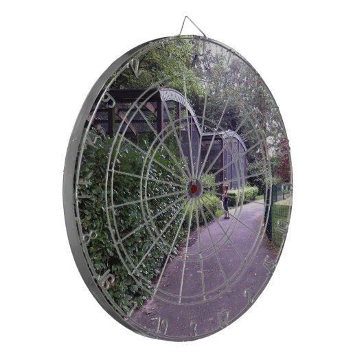 twee kinderen in het park dartbord (Voorkant Links)