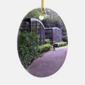 twee kinderen in het park keramisch ornament (Voorkant)