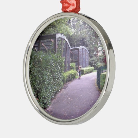 twee kinderen in het park metalen ornament (Links)