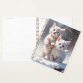 Twee Kittens met Blue Eyes Spelen in de Sneeuw Planner (Display)
