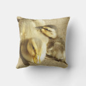 twee kleine eenden kinder werpen kussen (Achterkant)