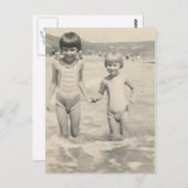 Twee kleine meisjes die handen en zussen vasthoude briefkaart (Voorkant / Achterkant)