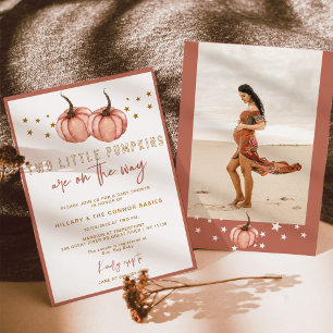 Twee kleine pompoen zijn op de weg TWIN Baby showe Kaart