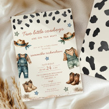 Twee kleine tweeling cowboys op de weg jongen baby