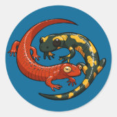 Twee kleurrijke lachende salamanders verstrengelde ronde sticker (Voorkant)