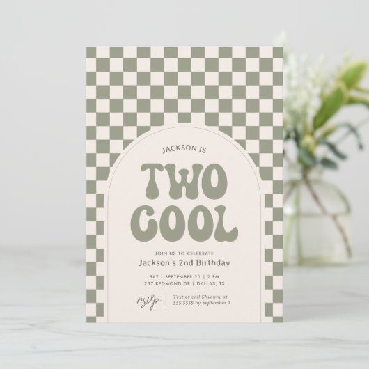 Twee koele groene retro checker 2e verjaardag kaart (Staand voorkant)