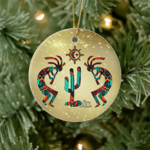 Twee Kokoplelli die de fluit keramische sierbloem  Keramisch Ornament