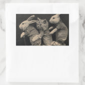 Twee konijntjes en een kat op een scooter Sticker (Tas)