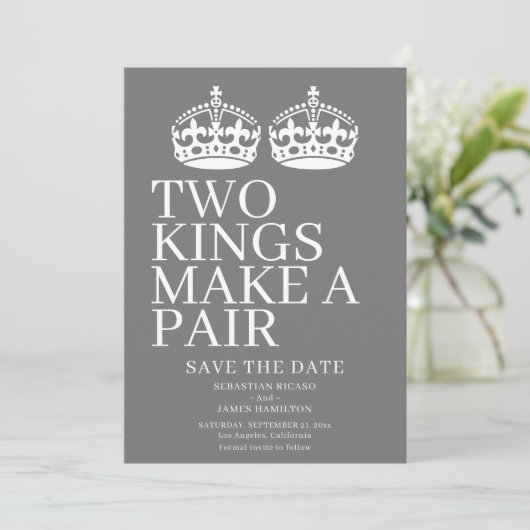 Twee koningen maken een paardenweddenschap aankondiging (Staand voorkant)