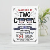 Twee kool van 4 juli jongens van 2e verjaardag kaart (Staand voorkant)