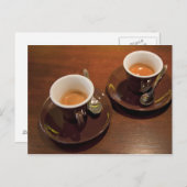 twee kopjes verse espressokoffie op een briefkaart (Voorkant / Achterkant)