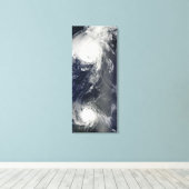 Twee krachtige stormen in de Atlantische Oceaan Canvas Afdruk (Insitu (Houten vloer))